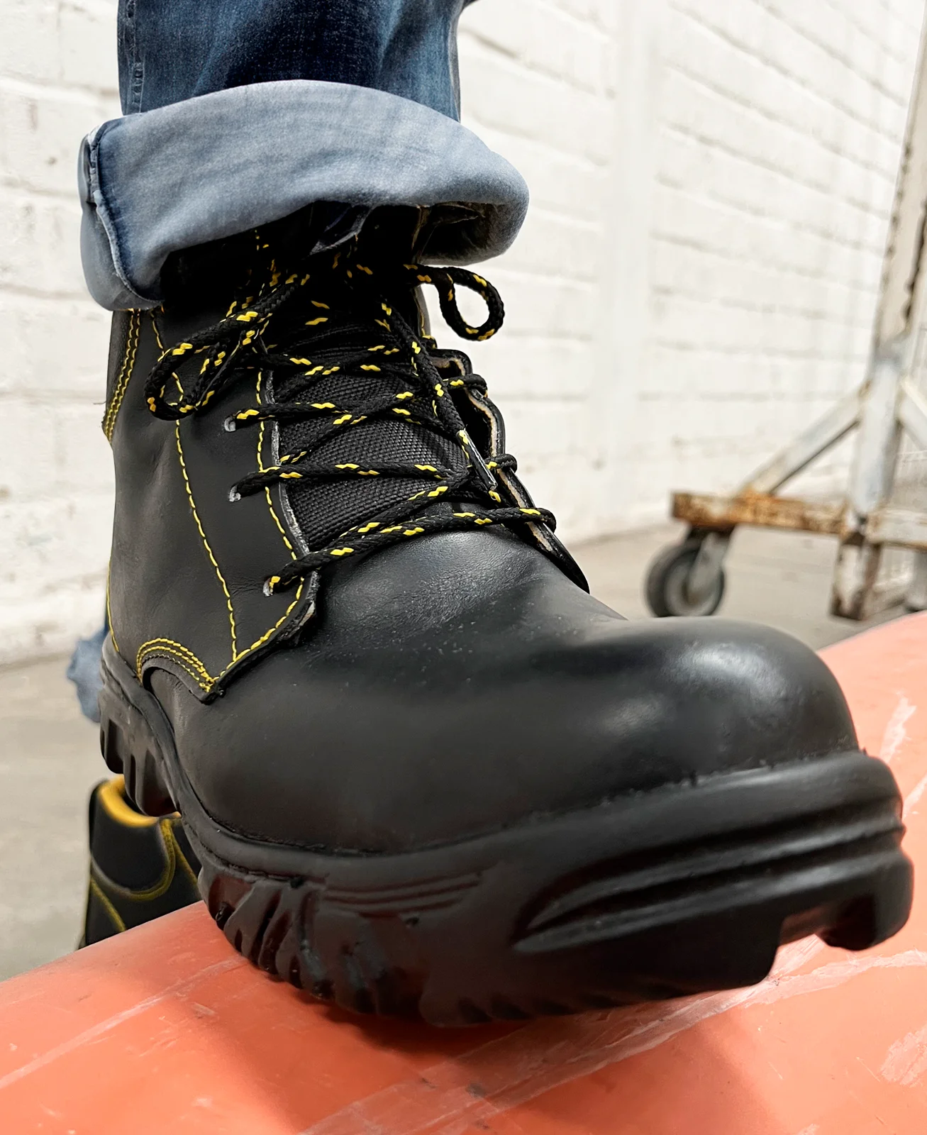 BOTA DE SEGURIDAD CON CASQUILLO LICA MOD.766-POL - Image 3